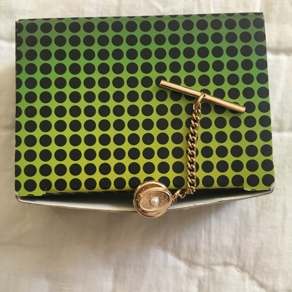 Hickok Designer Cuff Link and Tie Tac Pearl Set - Picture 6 of 9